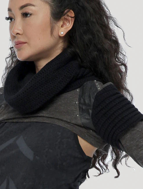 Armadillo vmix crop sweater