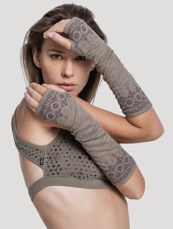 Indie gloves