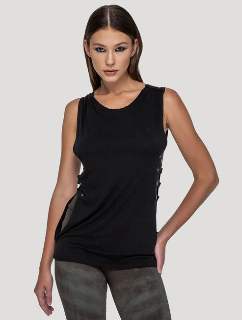 Slashed Hybrid Top